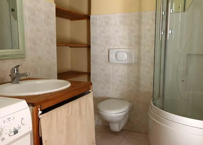 Ferme Equestre Les Coccinelles Farm stay Lurs